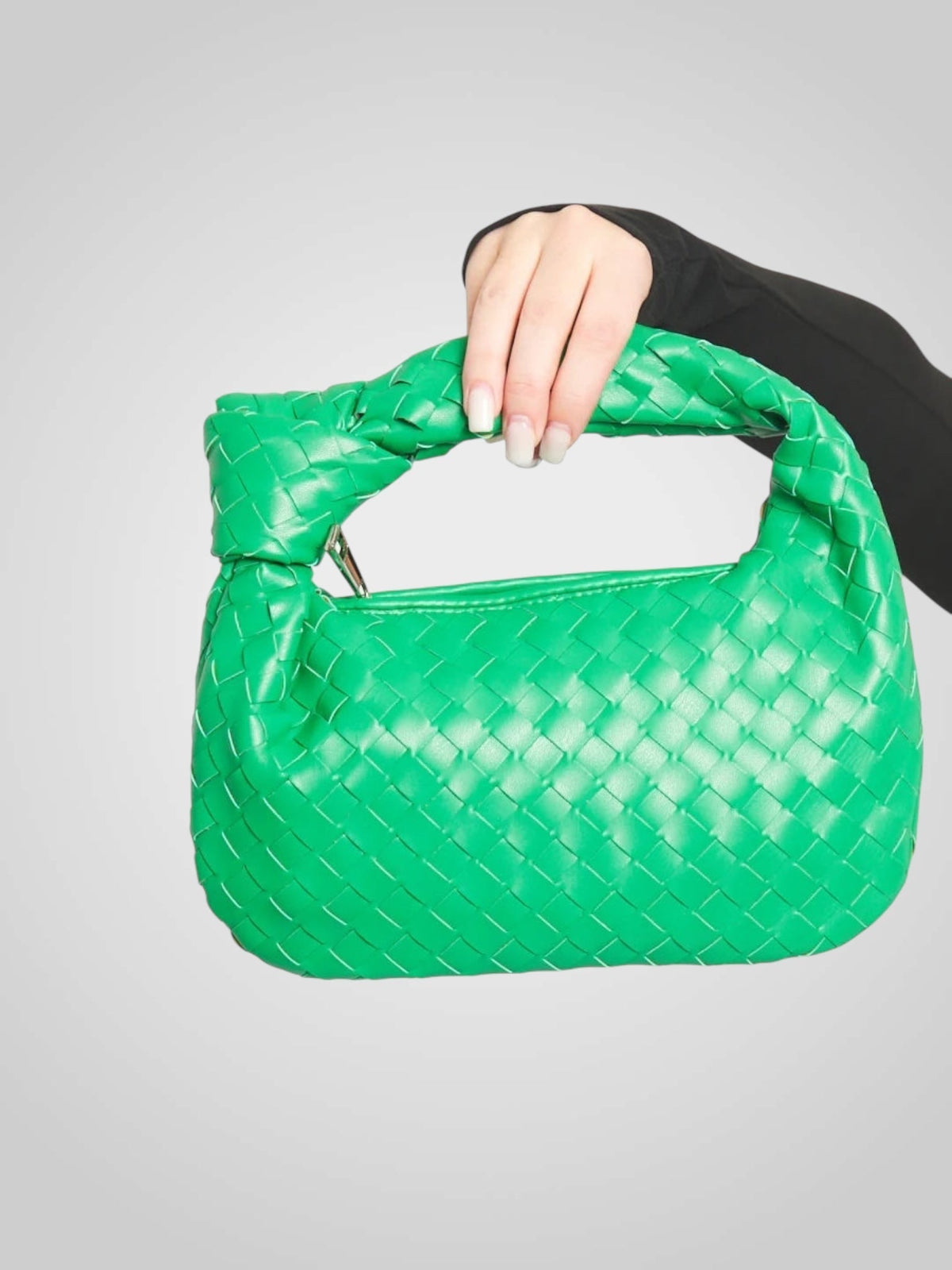 Aura | Mini-Tasche mit geflochtenem Knotenhenkel aus umweltfreundlichem Leder in Weinrot